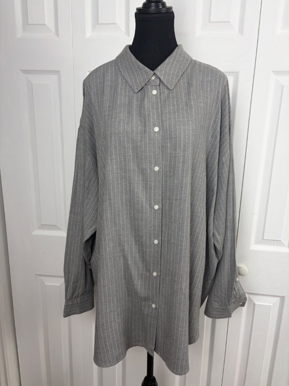 RW&CO oversized grey pinstripe  shirt Versatile  Size XXL